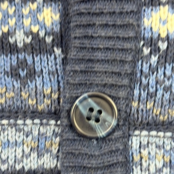 Jantzen Sport Women's Blue Patterned Button Down Vest - Picture 8 of 10